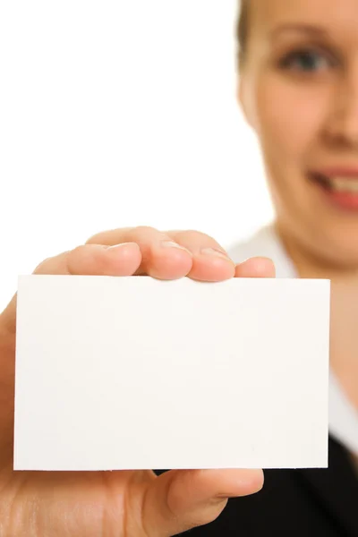 Geschäftsfrau mit Visitenkarte in der Hand. — Stockfoto