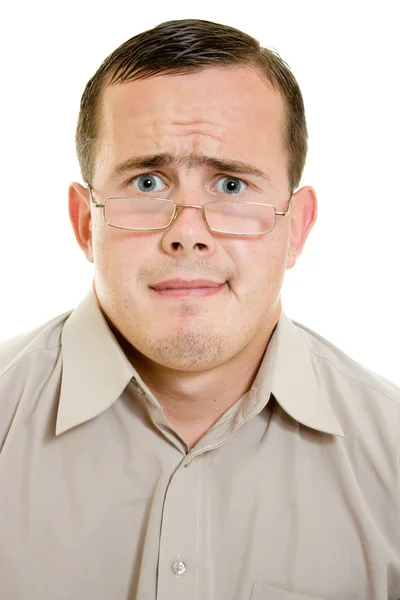 Uomo divertente in occhiali su sfondo bianco . — Foto Stock