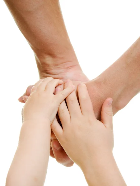 Hände des Babys und der Eltern auf weißem Hintergrund. — Stockfoto