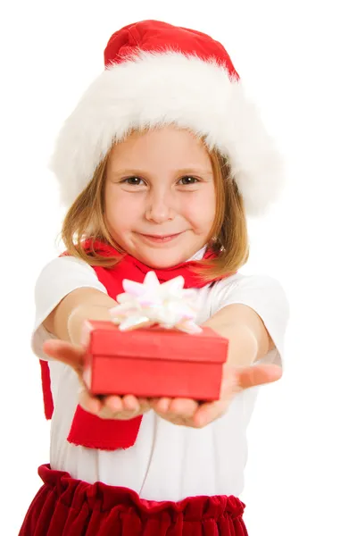 Criança de Natal feliz com uma caixa em um fundo branco . — Fotografia de Stock