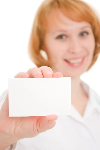 Médico segurando cartão em branco no fundo branco . — Fotografia de Stock