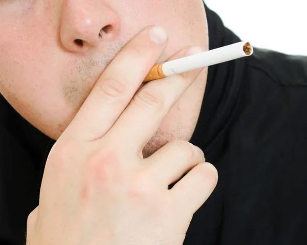 彼の口にタバコを持つ男. — ストック写真