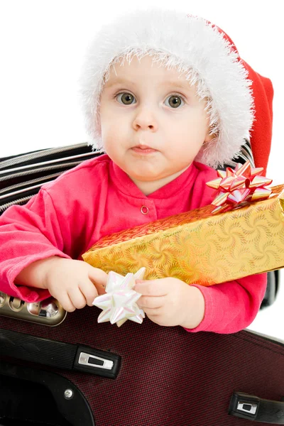Bambino di Natale in valigia su sfondo bianco . — Foto Stock