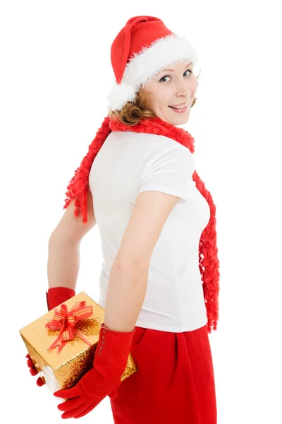 Mulher se esconde atrás de presentes de Natal em um fundo branco . — Fotografia de Stock