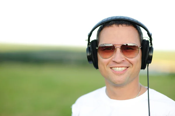 Lächelnder DJ — Stockfoto