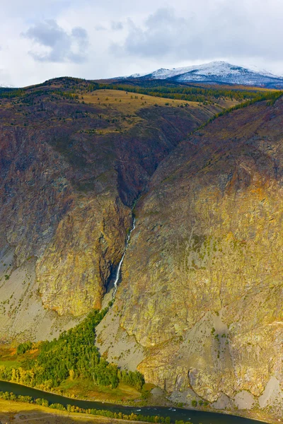 Berg floder — Stockfoto