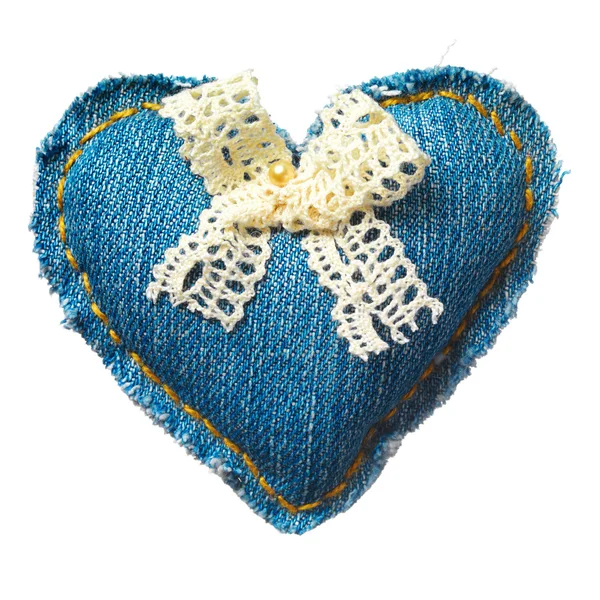 Coração de jeans Valentine. Isolado em branco . — Fotografia de Stock