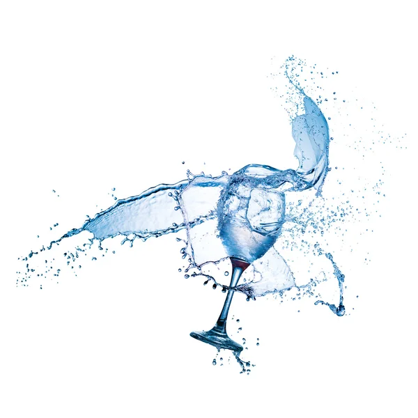 Splash μπλε νερό σε ποτήρι που απομονώνονται σε λευκό φόντο — Φωτογραφία Αρχείου