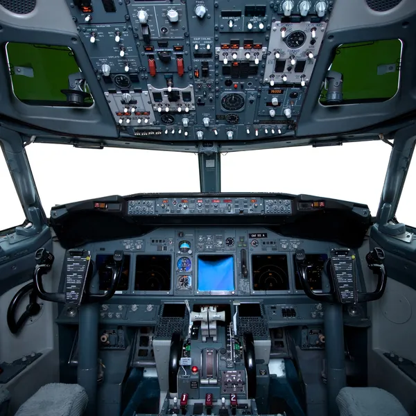 Boeing wnętrza, widok z kokpitu wewnątrz samolotu, na białym tle wiatr — Zdjęcie stockowe