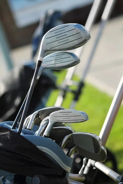Golfklubbar i golfbag — Stockfoto