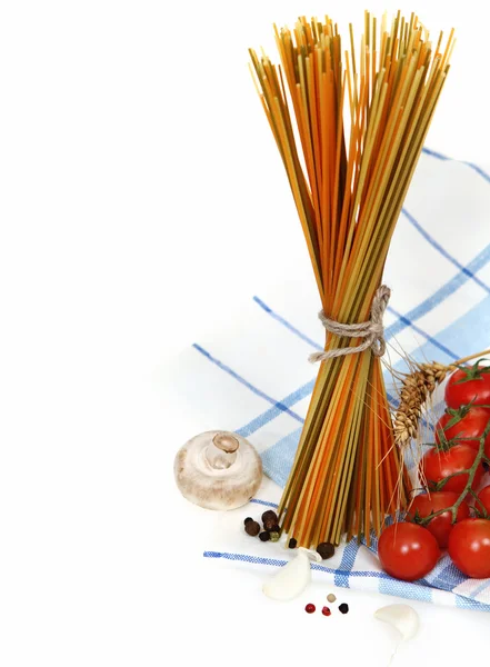 Włoski makaron z gotowania składników — Zdjęcie stockowe