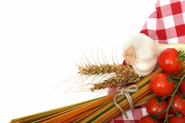 Italiensk pasta med matlagning ingredienser — Stockfoto
