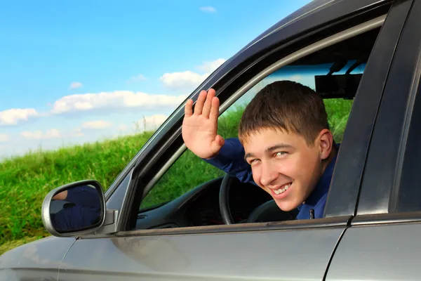 Ung man i bilen — Stockfoto