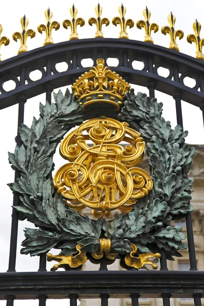 Cresta Real en el Palacio de Buckingham —  Fotos de Stock