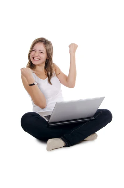 Het jonge meisje met de laptop — Stockfoto