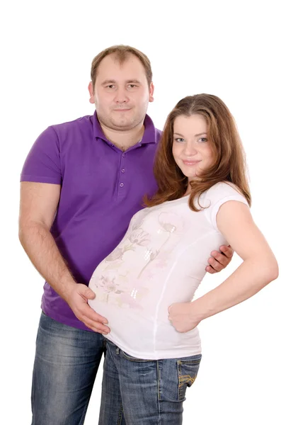 Heureux couple enceinte isolé sur blanc — Photo