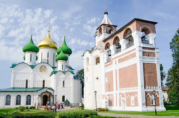 Suzdal で古代の教会。ロシアの金の指輪 — ストック写真