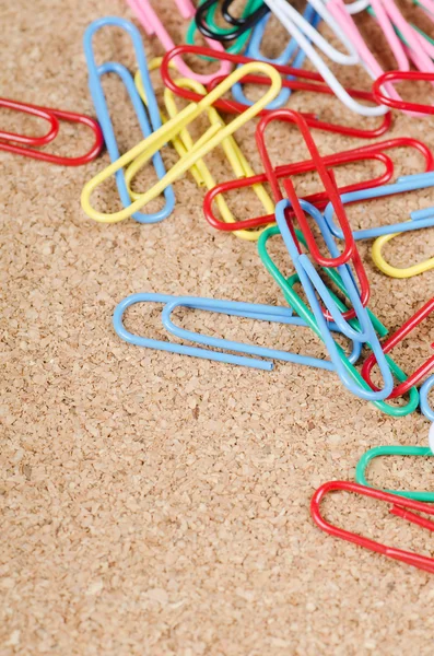 Close-up van multi-gekleurde paperclips — Stockfoto
