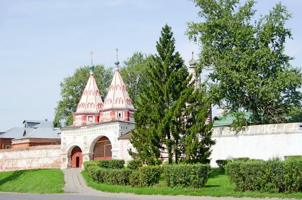 Стародавні церкви в місті Suzdal. Золоте кільце Росії — стокове фото