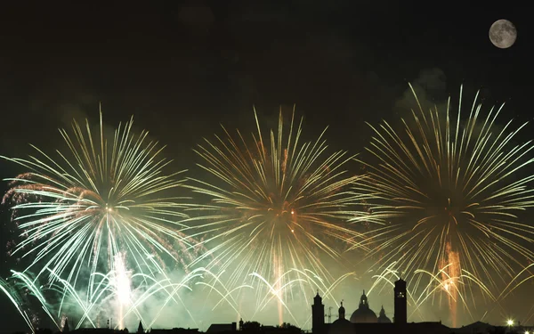 Fyrverkeri firande Redentore (Venedig, Italien) — Stockfoto