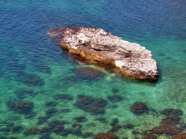De kust van de prachtige zee. de westelijke Krim. — Stockfoto