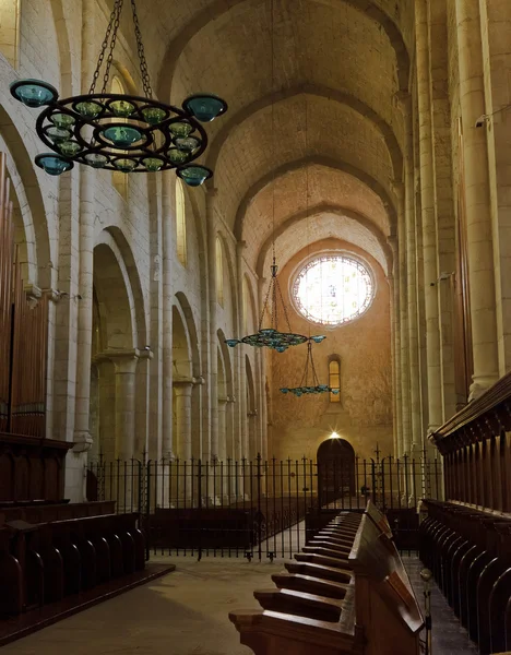 Poblet, 스페인의 수도원 교회 인테리어 — 스톡 사진