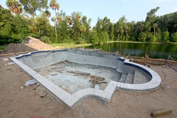Строительство бассейнов — стоковое фото