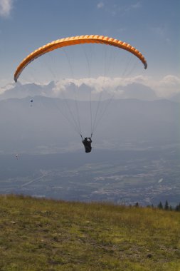 Yamaçparaşütü üzerinden ossiach (carinthia, Avusturya)