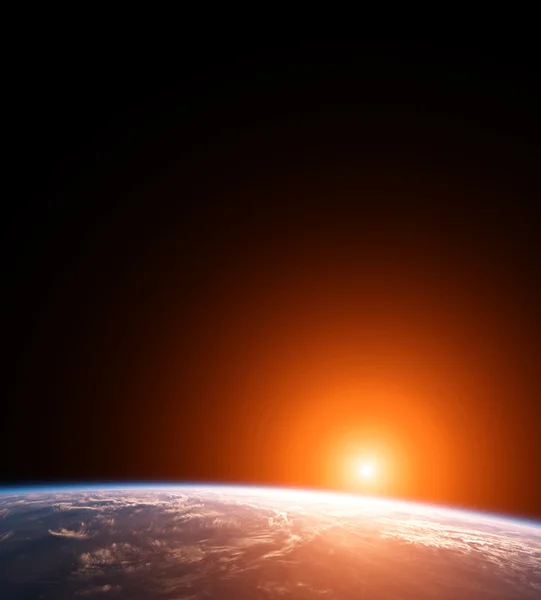 行星地球与太阳的空间现场 — 图库照片