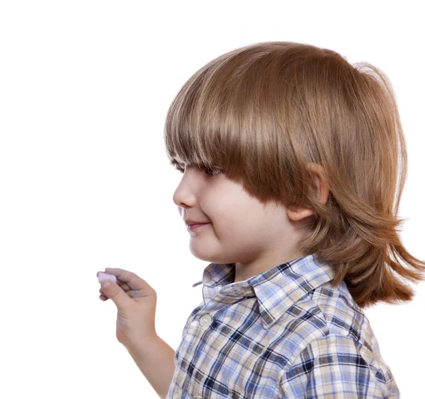 Χαριτωμένο μικρό αγόρι με κιμωλία στο χέρι — Φωτογραφία Αρχείου