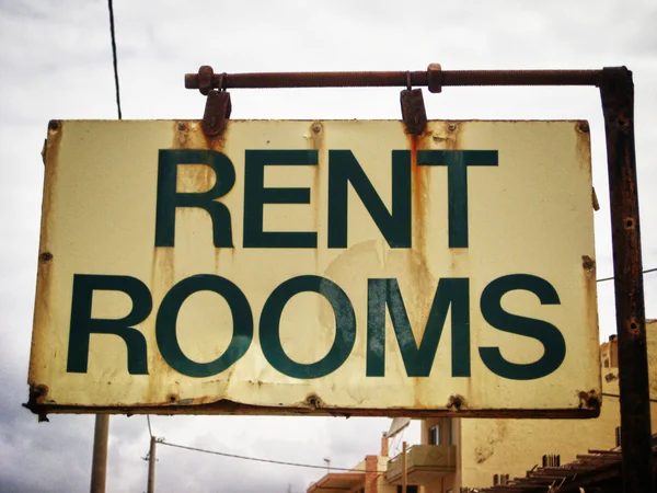 Πινακίδα "Ενοικιάζεται δωμάτια" — Φωτογραφία Αρχείου