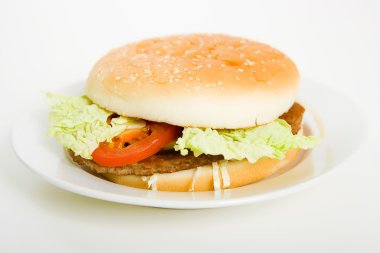 Tabakta hamburger.