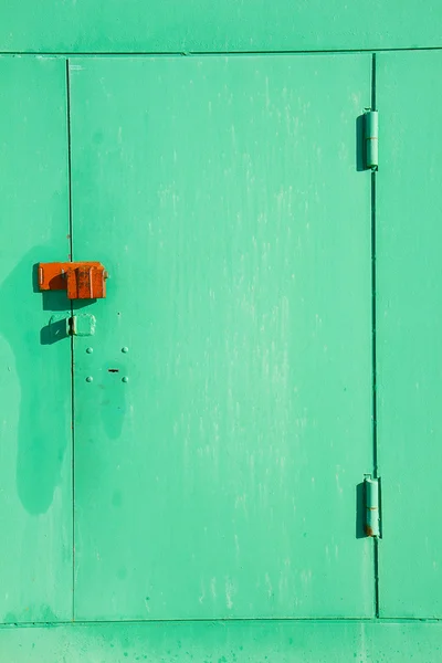 Lås på en dörr av metall — Stockfoto