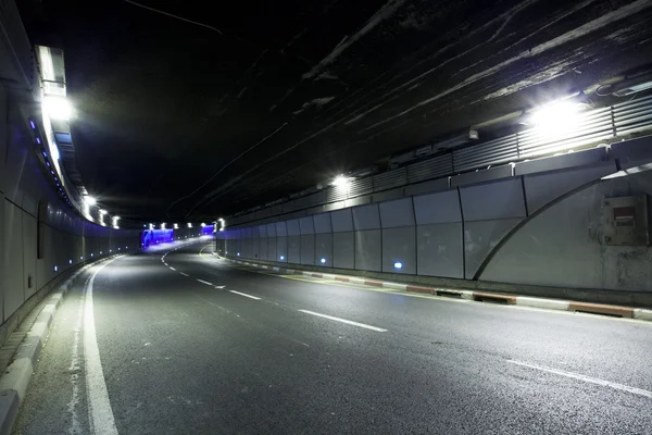 Tunnel - Galleria stradale autostradale urbana — Foto Stock