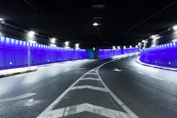Túnel - Túnel de carretera urbana —  Fotos de Stock
