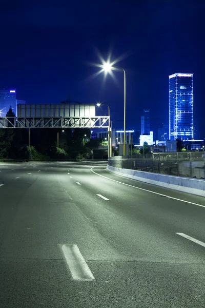 夜に高速道路 — ストック写真