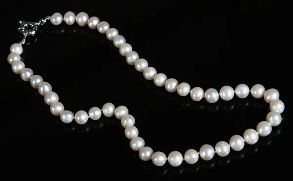 Pearl beads — Stock Photo, Image