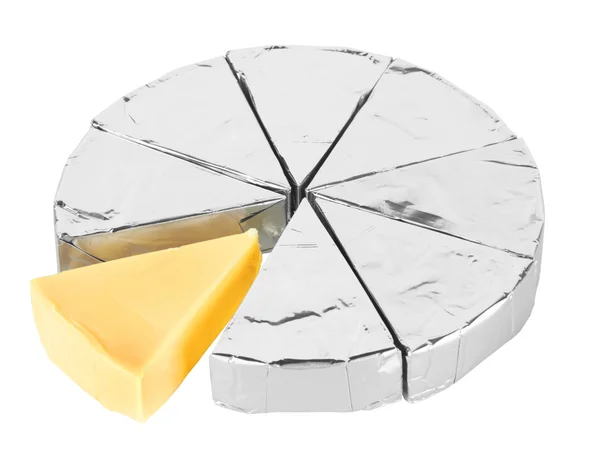 Trozo de queso en papel de aluminio — Foto de Stock