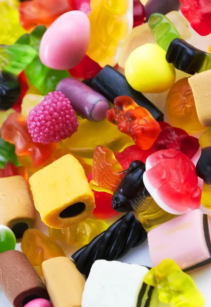 Асортимент барвистих цукерок — стокове фото