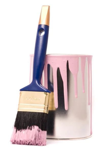 Dose rosa Farbe und professioneller Pinsel auf einem weißen — Stockfoto
