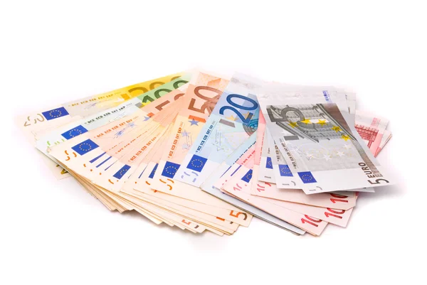 Банкноты евро на белом фоне — стоковое фото