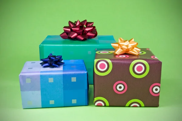 Tre färgglada gåvor — Stockfoto