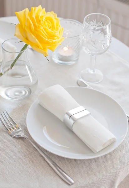Elegante configuração de mesa de jantar — Fotografia de Stock