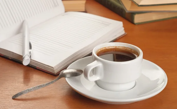 Stift und Kaffee — Stockfoto