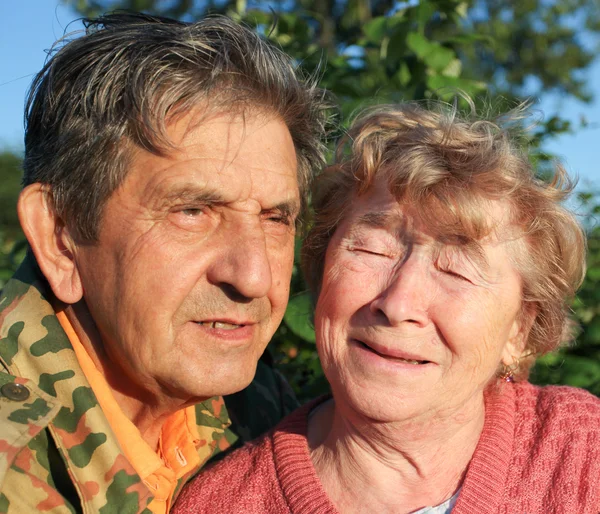 Beau couple heureux âgé — Photo