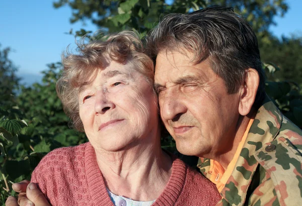 Mooie ouderen gelukkige paar — Stockfoto