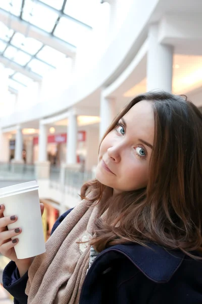 Shopping woman inside commercial center — Stock Photo, Image