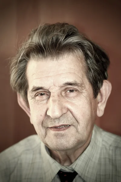 Yaşlı bir adamın portresi — Stok fotoğraf