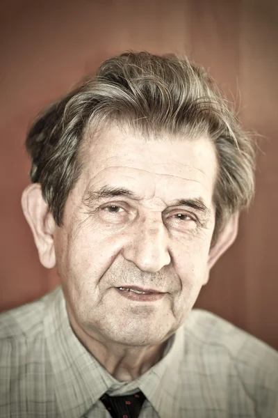 Retrato de um homem idoso — Fotografia de Stock