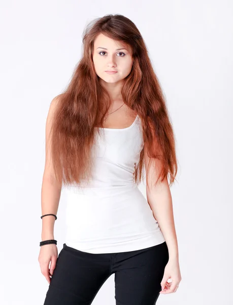 Mladí a svůdná brunetka izolovaných na bílém pozadí — Stock fotografie